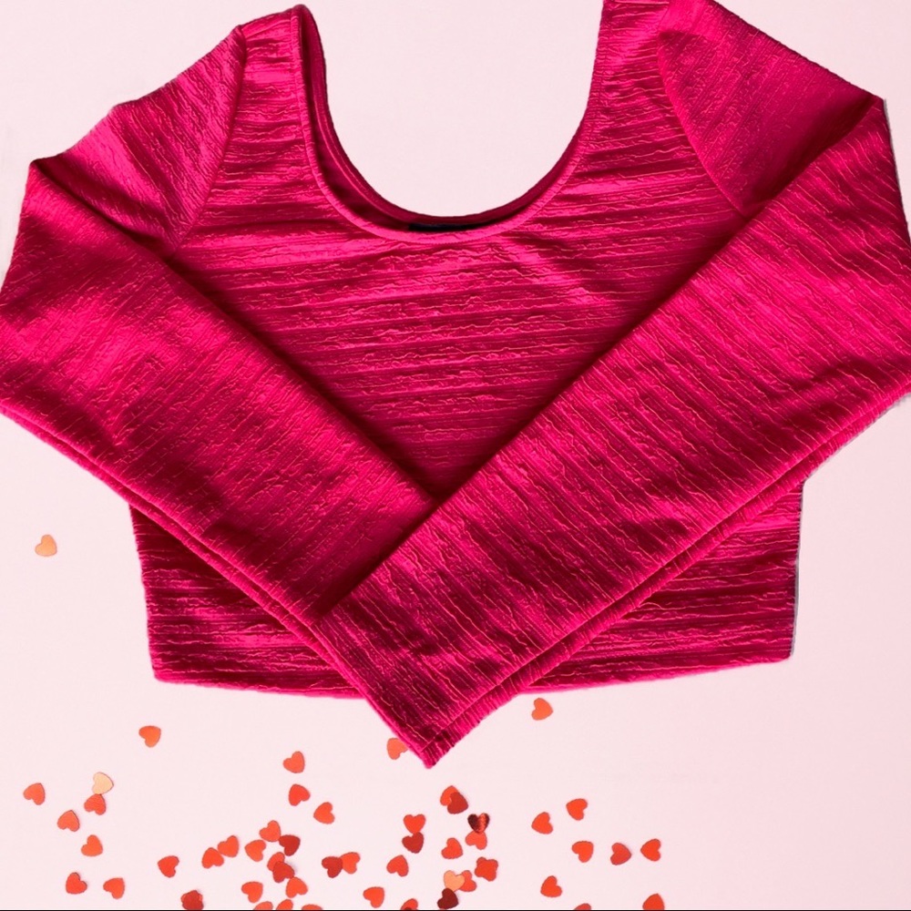 Material Girl | Long Sleeve Textured Crop-Top.